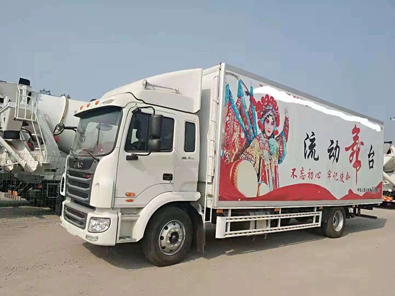 大型黃牌舞臺(tái)車(chē)